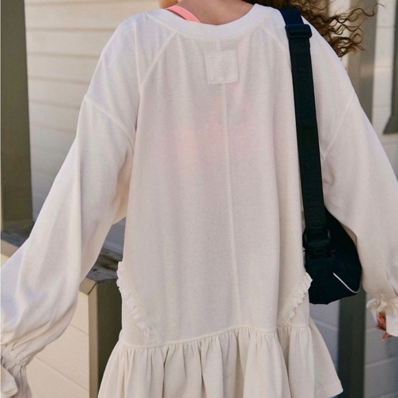 Spring Forward Tunic - Picture 6 of 6